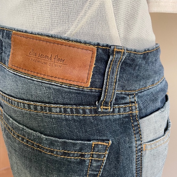 Ellus two tone straight leg mid rise jeans - Picture 2 of 8